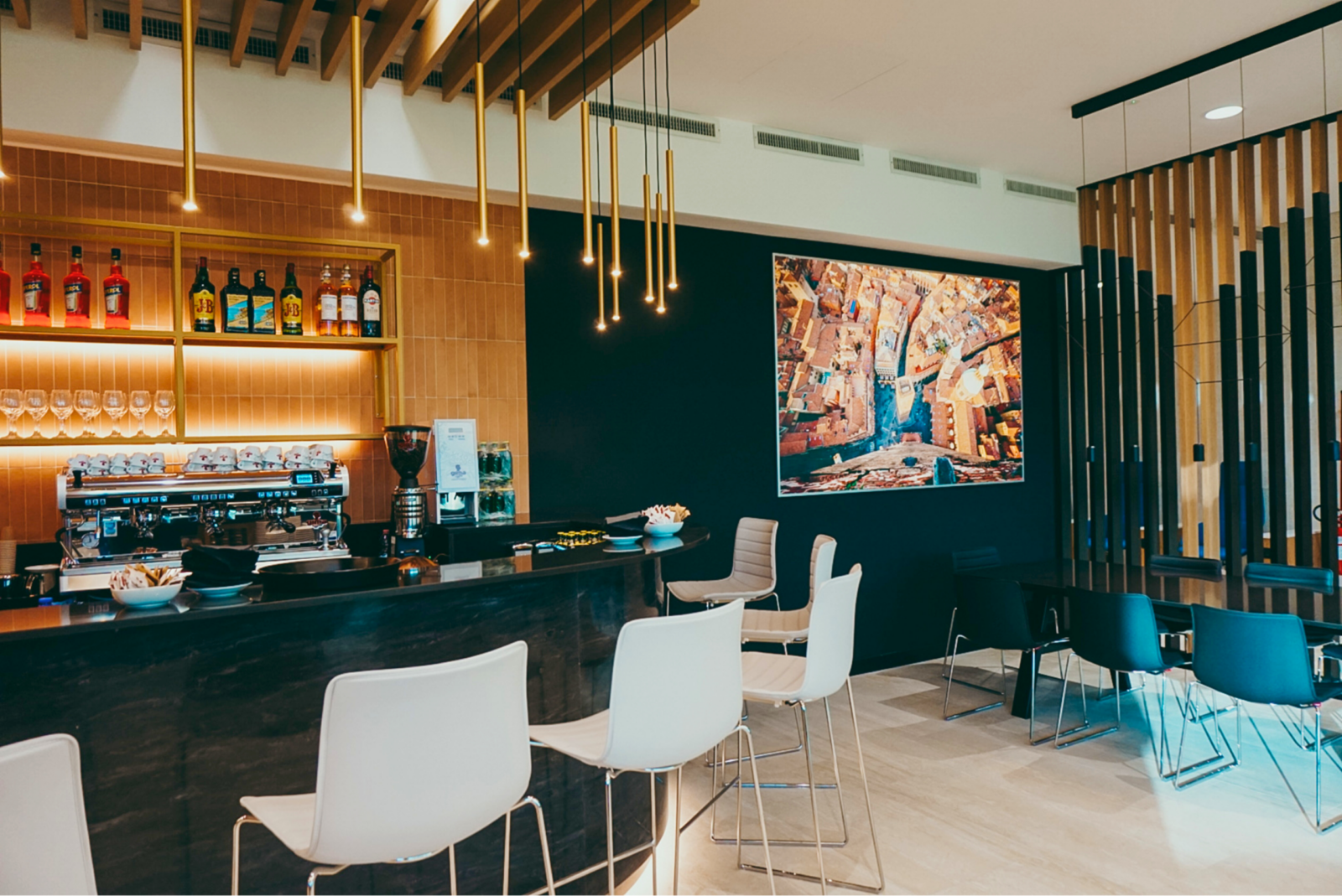 Prima Vista Lounges - BLQ